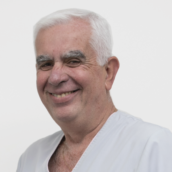 Dr. Carlos Garay (Consultor en Obstetricia)